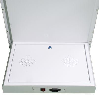 Передвижной тотем Signage 32inch цифров рекламы LCD со всеобщими колесами